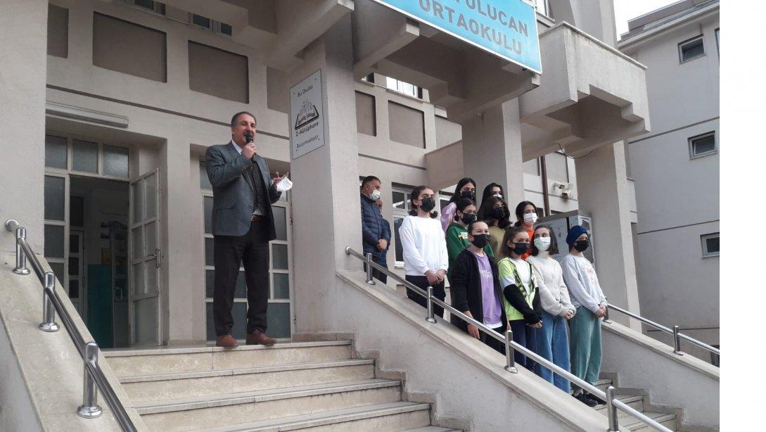 İlçe Milli Eğitim Müdürmüz Tokat İl Birincisi TOKİ Ulucan Ortaokulu Kız Voleybol Takımını Ödüllendirdi