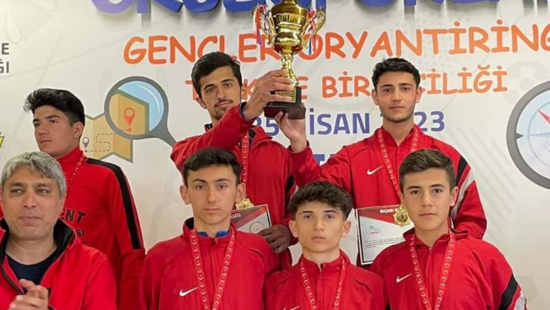 İlçemiz Danışment  Gazi Anadolu Lisesi Öğrencilerimiz Türkiye Oryantiring  Şampiyonu Oldu