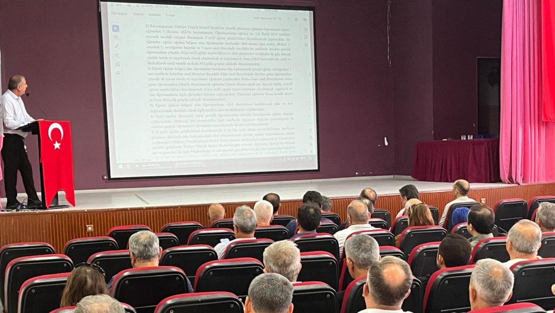 İlçemizde Türkiye Yüzyılı Maarif Modeli Yönetici Eğitimleri Semineri Yapıldı