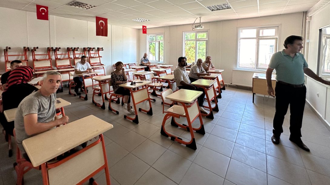 İlçemizde Özel Motorlu Taşıt Sürücüleri Direksiyon Eğitimi Semineri Yapıldı