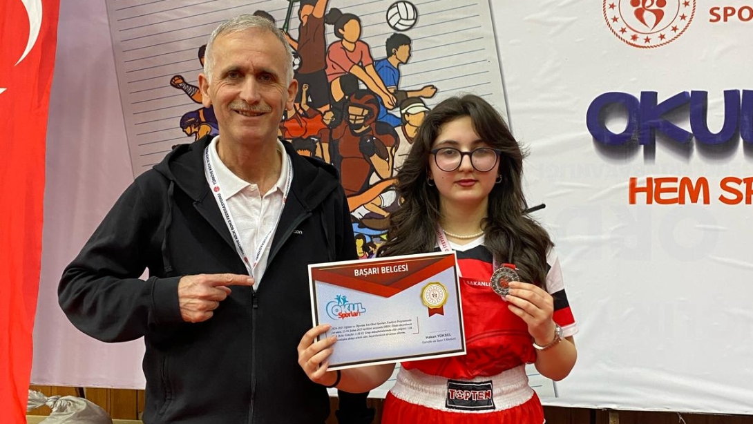 Öğrencilerimizden Kick Boks'ta Büyük Başarı